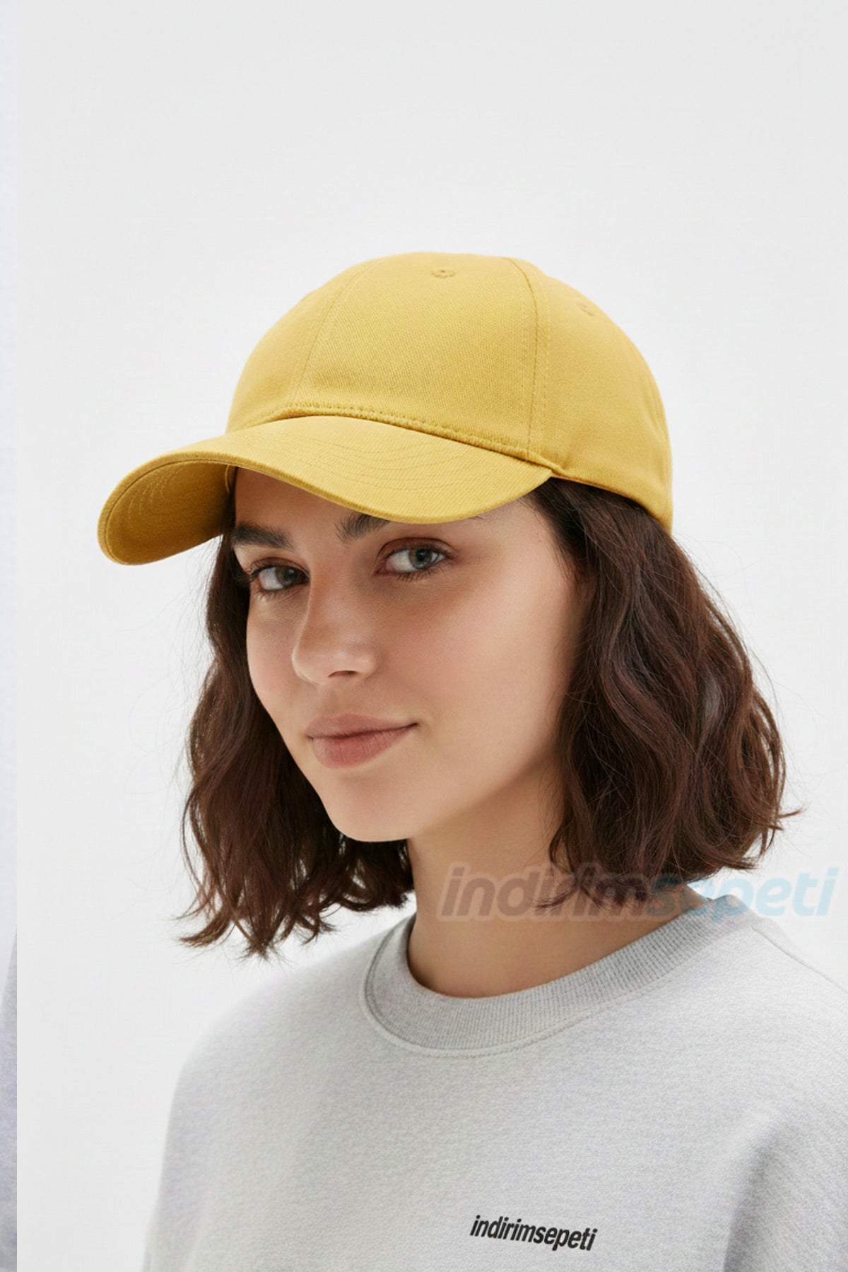 Unisex Sarı Kep Şapka – Ayarlanabilir, Günlük Spor Kombinlere Uygun Canlı Renk Basic Şapka - Görsel 2
