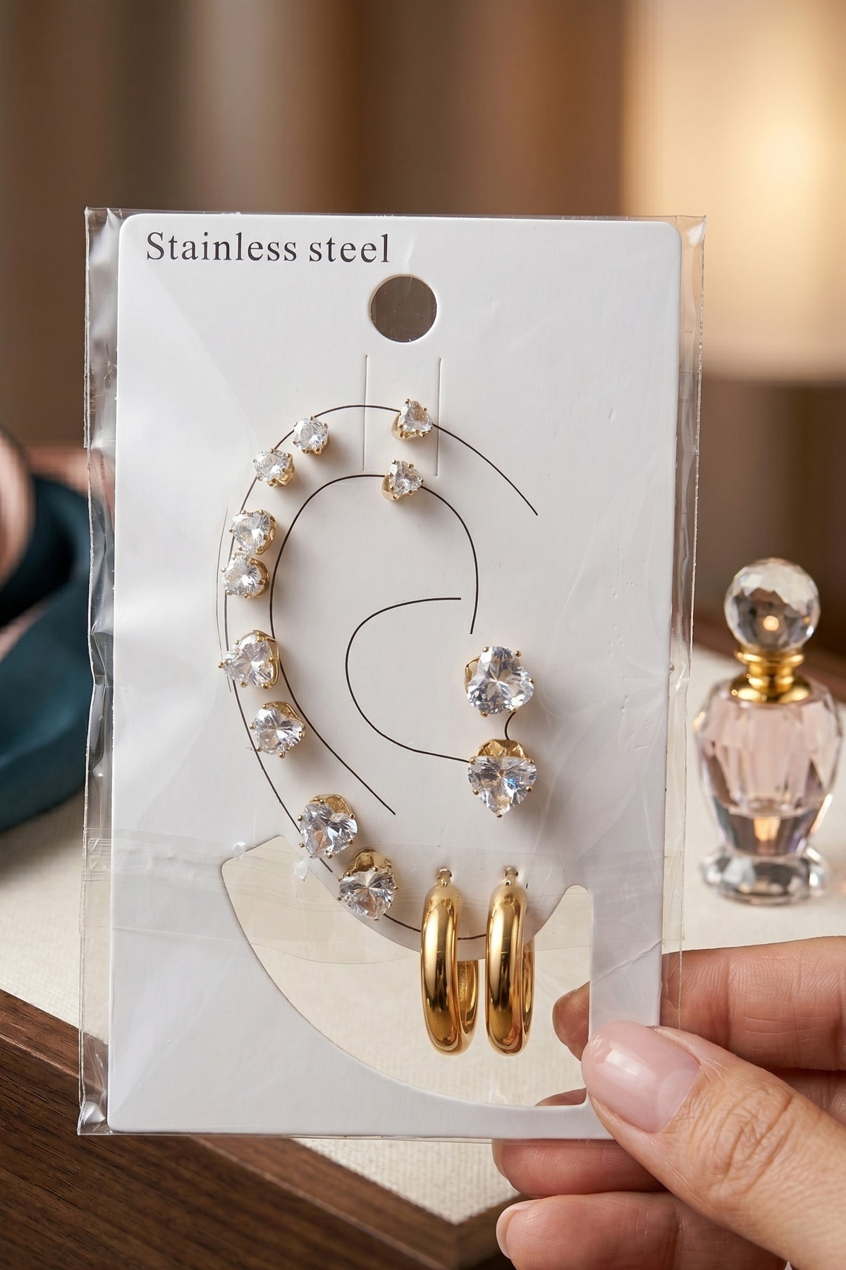 Çoklu Küpe Seti – Zirkon Taşlı Minimal ve Şık Kadın Küpeleri Gold Renk 14 Parça - Görsel 2